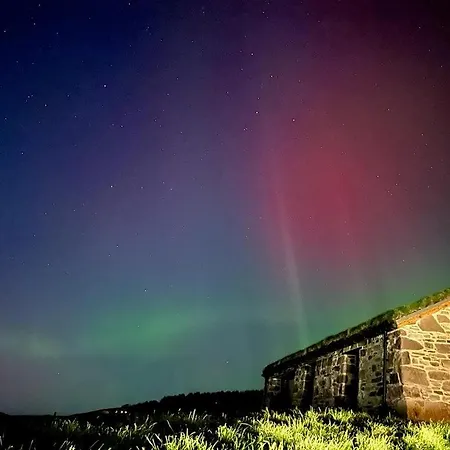 The Wreck - Lochside Cottage Dog Friendly Ullapool Exterior photo