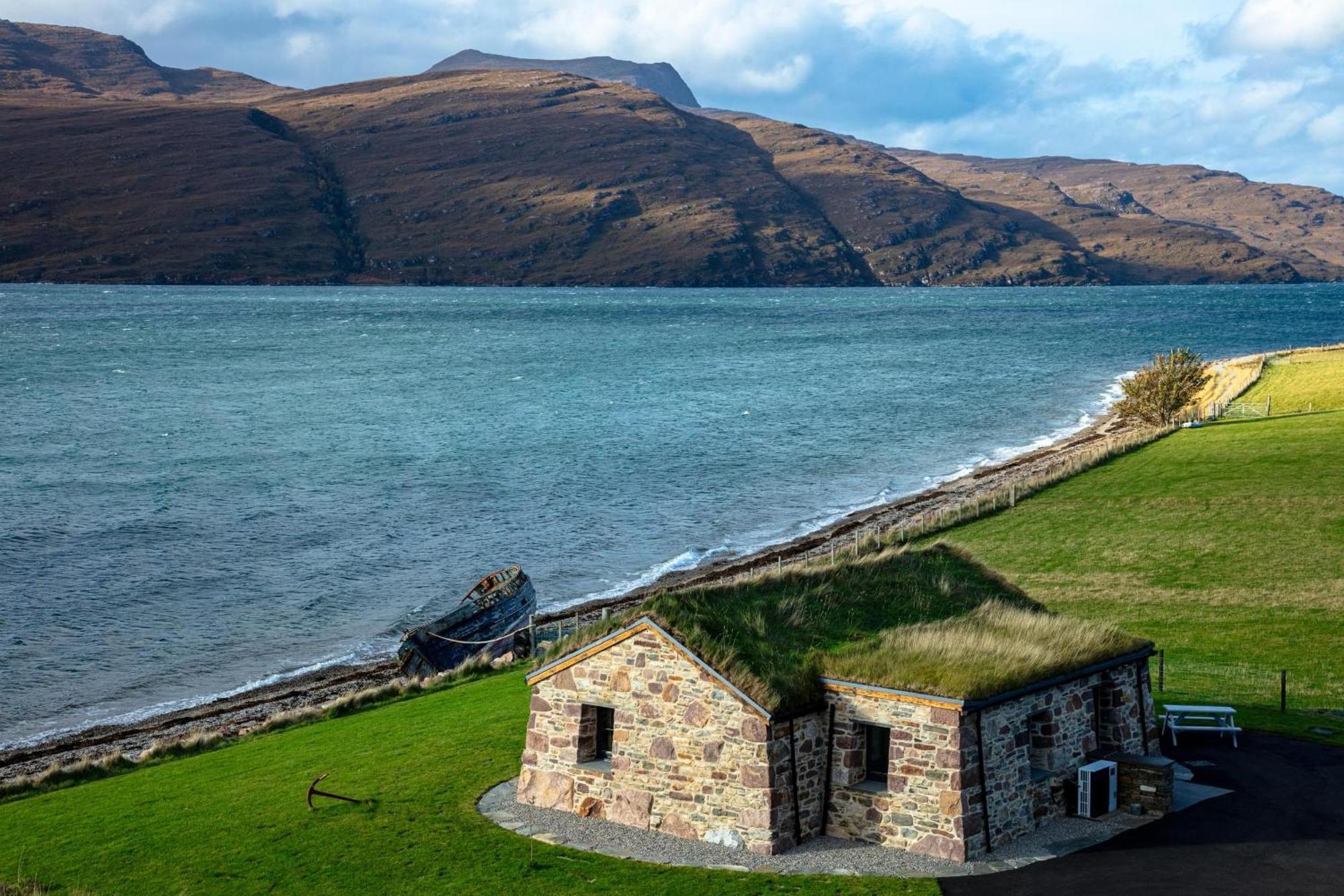 Apartment The Wreck - Lochside Dog Friendly Ullapool